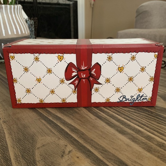 Brighton Set of 2 Large Tea Coffee Cups Festive VIP Gift LOVE New in Box - Picture 6 of 10